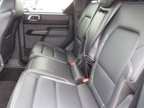 Used 2025 Ford Bronco Outer Banks image 6