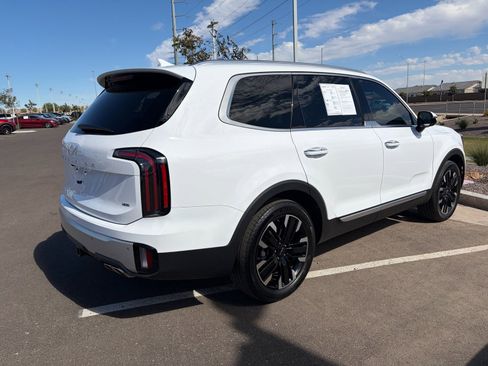 Certified 2024 Kia Telluride SX Prestige w/ Towing Package image 3