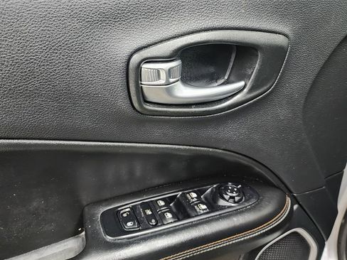 Used 2020 Jeep Compass Latitude w/ Cold Weather Group image 10