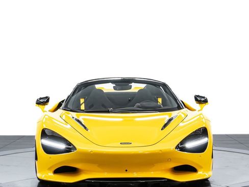 Used 2024 McLaren 750S Spider image 10