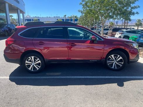 Used 2018 Subaru Outback 3.6R Limited AWD/4WD image 8