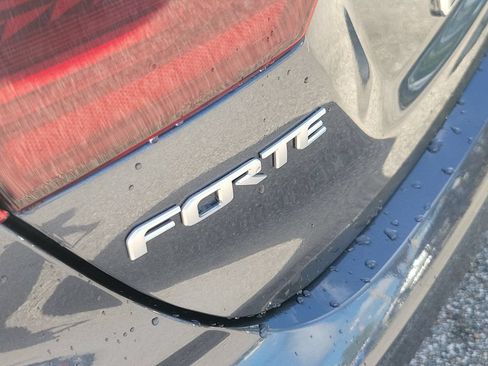 Used 2023 Kia Forte GT-Line w/ GT-Line Premium Package FWD image 6