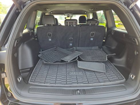 Certified 2024 Jeep Grand Cherokee Altitude AWD/4WD image 14