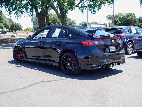 Used 2023 Honda Civic Type R image 9
