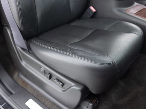 Used 2011 Chevrolet Tahoe LTZ AWD/4WD image 32
