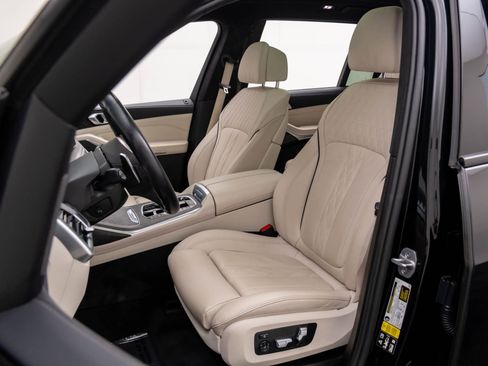 Certified 2024 BMW X7 xDrive40i w/ M Sport Package image 16