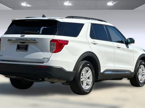 Used 2022 Ford Explorer XLT image 8