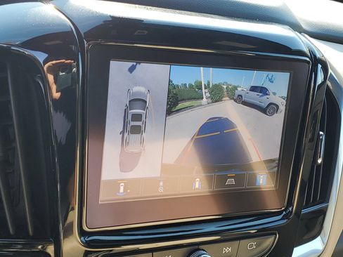 Used 2022 Chevrolet Traverse Premier FWD image 30