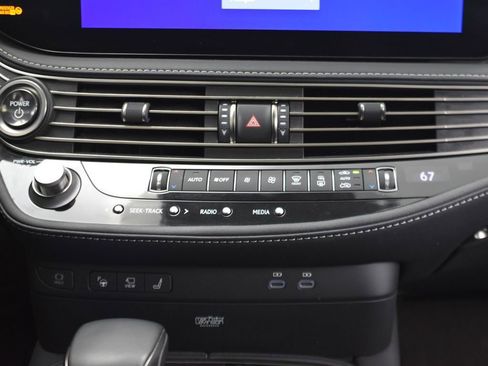 Used 2023 Lexus LS 500h AWD w/ Luxury Package image 26