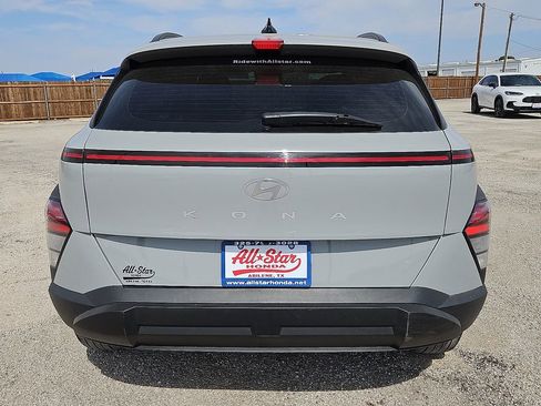 Used 2024 Hyundai Kona SEL w/ Convenience Package image 6