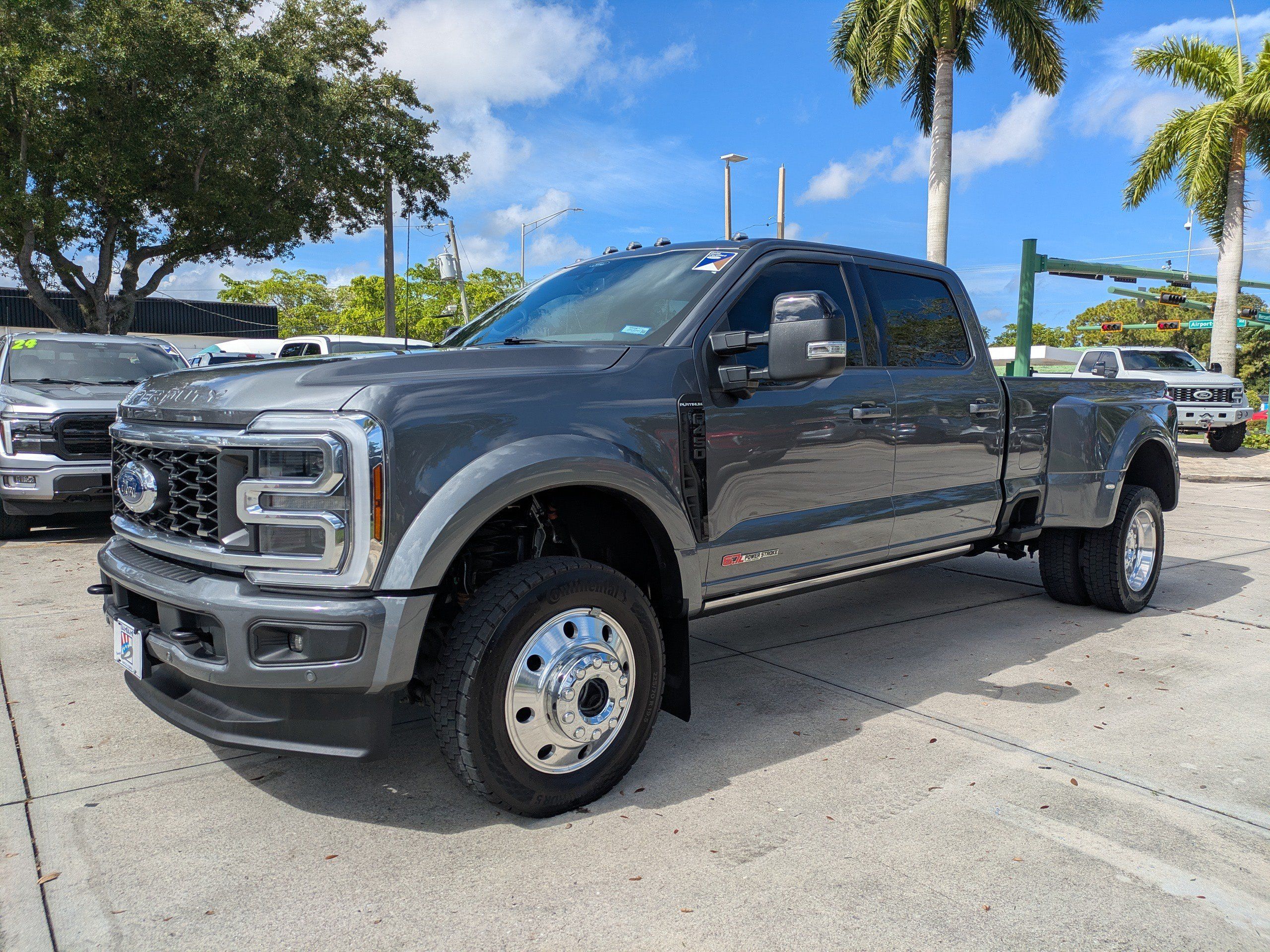 Used 2025 Ford F450 Platinum w/ Camper Package AWD/4WD image 7