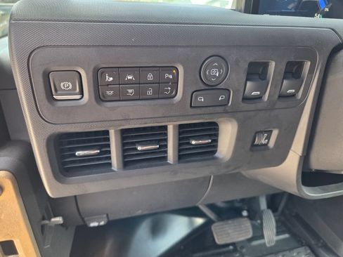 Used 2024 Chevrolet Brightdrop 400 w/ Commercial Equipment Package AWD/4WD image 17