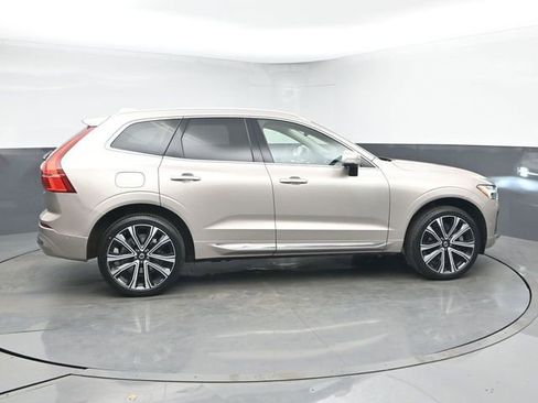 Used 2023 Volvo XC60 B5 Ultimate image 8