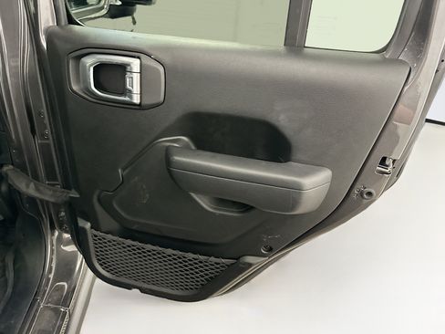 Used 2023 Jeep Wrangler Unlimited w/ Cold Weather Group AWD/4WD image 31