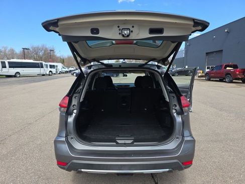 Used 2018 Nissan Rogue SV AWD/4WD image 26