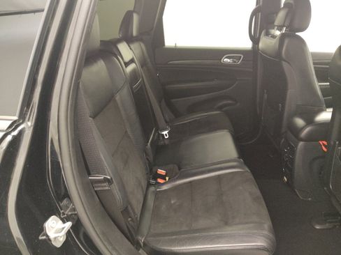 Used 2019 Jeep Grand Cherokee Altitude RWD image 19