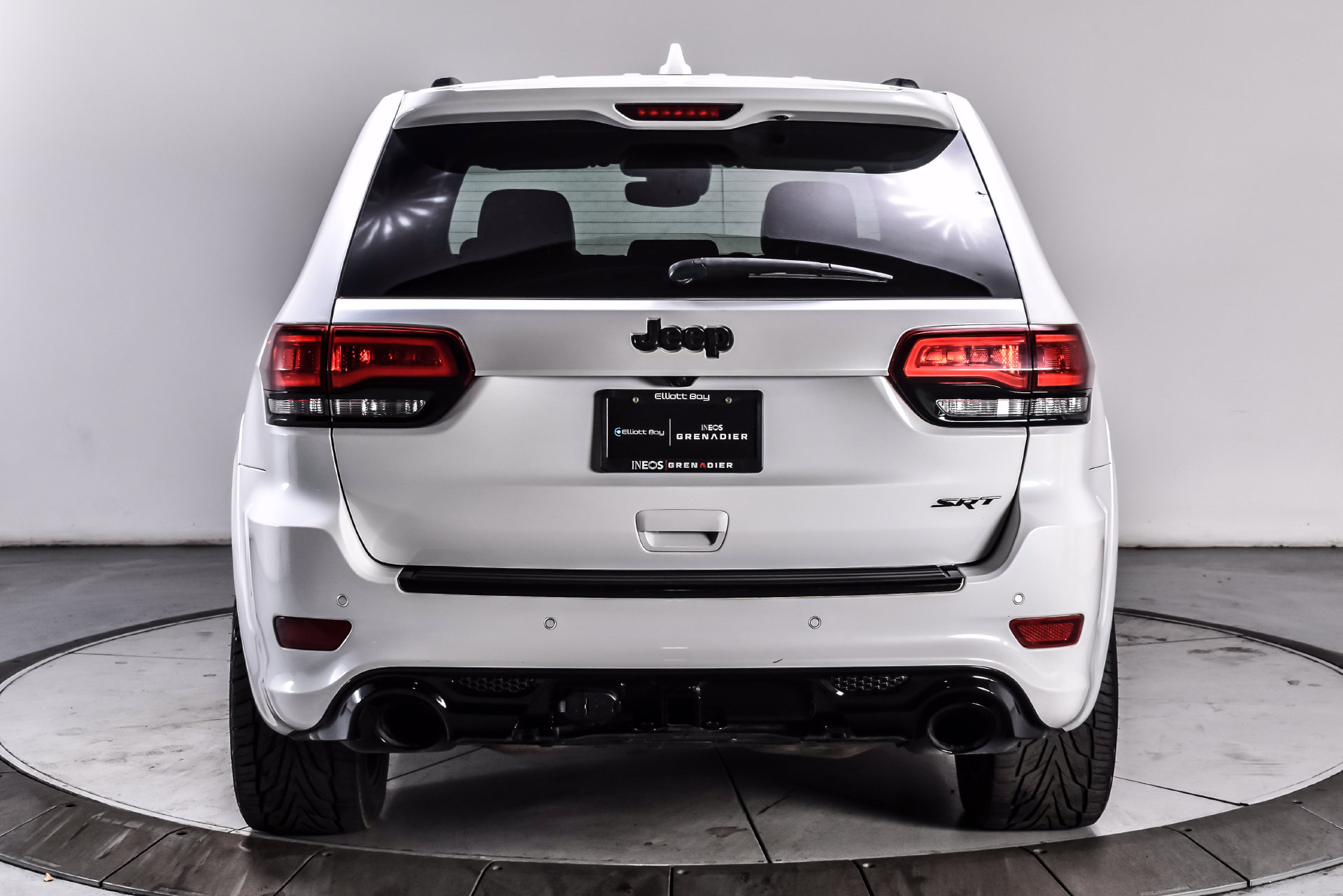 Used 2019 Jeep Grand Cherokee SRT w/ Trailer Tow Group IV AWD/4WD image 5