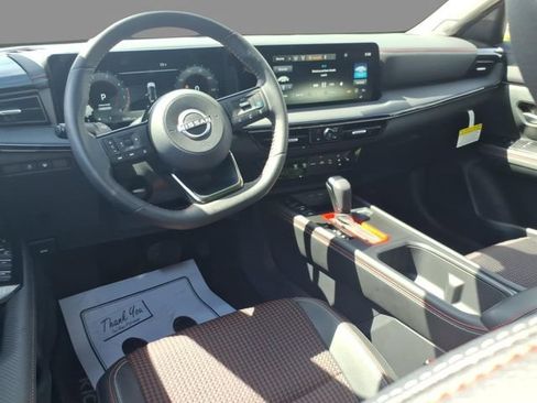 Certified 2025 Nissan Kicks SR w/ SR Premium Package AWD/4WD image 6