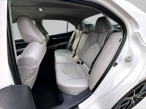Used 2022 Toyota Camry SE FWD image 27