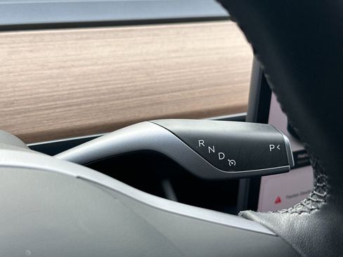 Used 2020 Tesla Model Y Long Range image 24