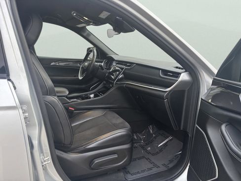 Used 2022 Jeep Grand Cherokee Altitude image 14