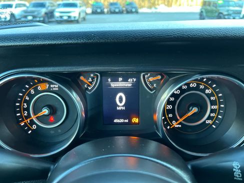 Used 2021 Jeep Wrangler Unlimited Sport image 31