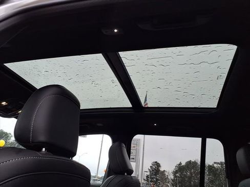 New 2026 Jeep Grand Cherokee Limited w/ Limited Altitude Package image 8