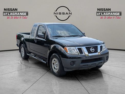 Used 2021 Nissan Frontier S RWD image 3