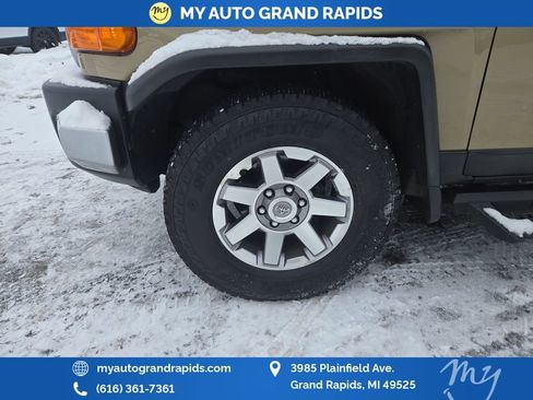 Used 2014 Toyota FJ Cruiser 2WD image 40