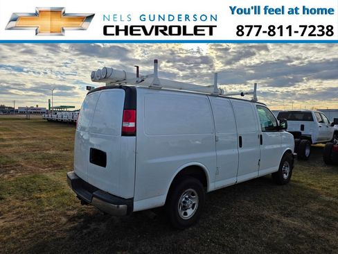 Used 2018 Chevrolet Express 3500 RWD image 6