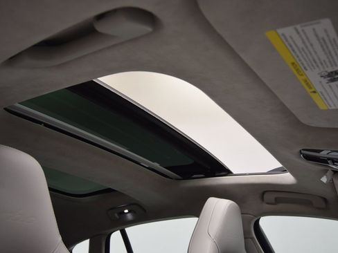 Used 2017 Porsche Panamera Turbo image 16