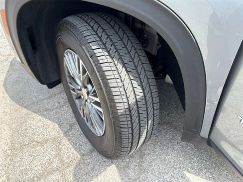 New 2025 Chevrolet Traverse LT w/ Enhanced Driving Package image 30