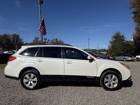 Used 2011 Subaru Outback 2.5i Limited w/ PWR Moonroof Pkg image 6