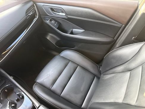 Used 2023 Nissan Rogue SL w/ SL Premium Package FWD image 15