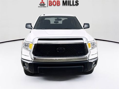 Used 2017 Toyota Tundra SR5 w/ SR5 Upgrade Package image 2