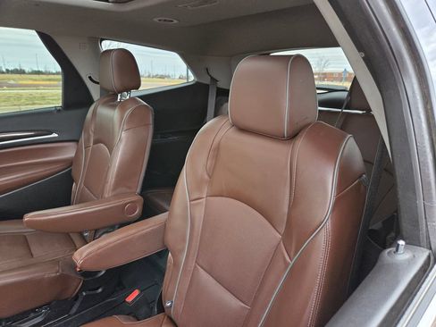 Used 2021 Buick Enclave Avenir w/ Avenir Technology Package AWD/4WD image 58
