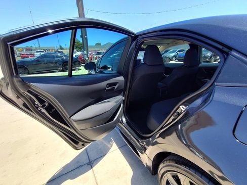 Used 2022 Toyota Corolla LE FWD image 25