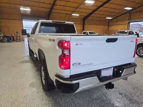 Used 2025 Chevrolet Silverado 2500 LT w/ Convenience Package image 4