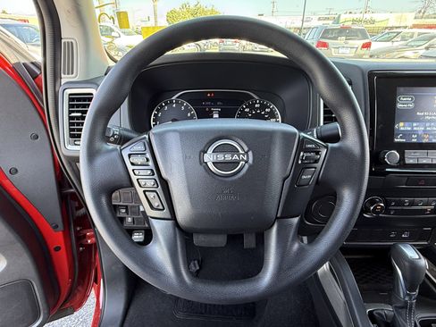 Used 2022 Nissan Frontier SV image 13