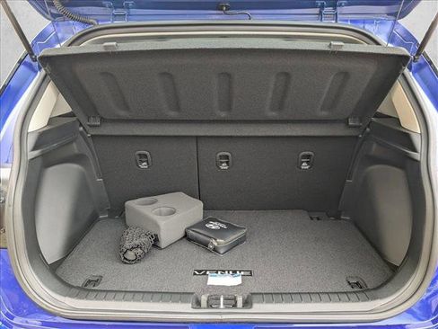 Used 2025 Hyundai Venue Limited FWD image 7
