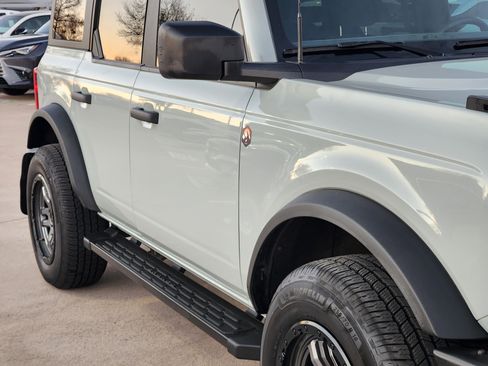 Used 2022 Ford Bronco 4-Door image 10