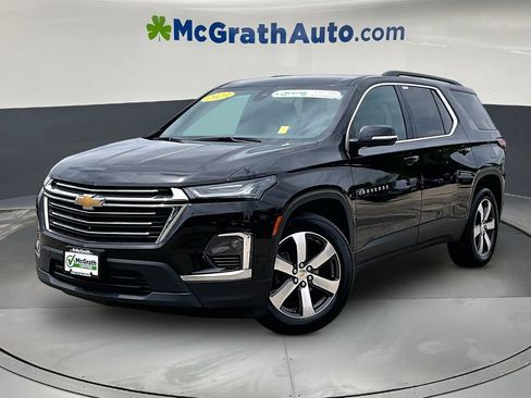 Used 2023 Chevrolet Traverse LT w/ LT Premium Package AWD/4WD image 3