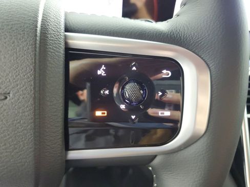 New 2026 Nissan Armada SL w/ Captain's Chari Seat Package image 25