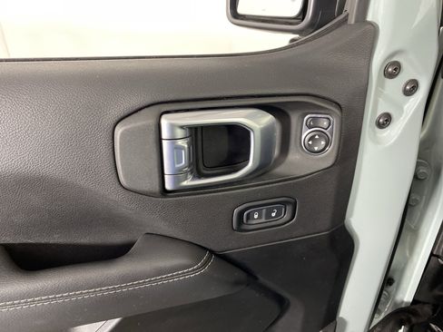 Used 2023 Jeep Wrangler Sahara image 16