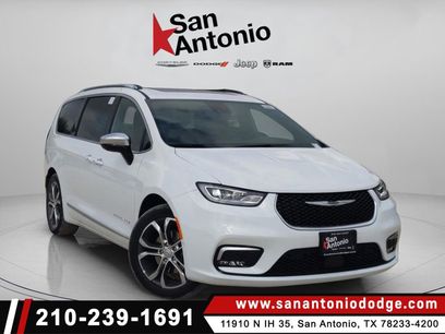 New 2026 Chrysler Pacifica Pinnacle