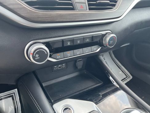 Used 2023 Nissan Altima 2.5 SV FWD image 19