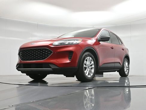 Used 2022 Ford Escape SE image 46