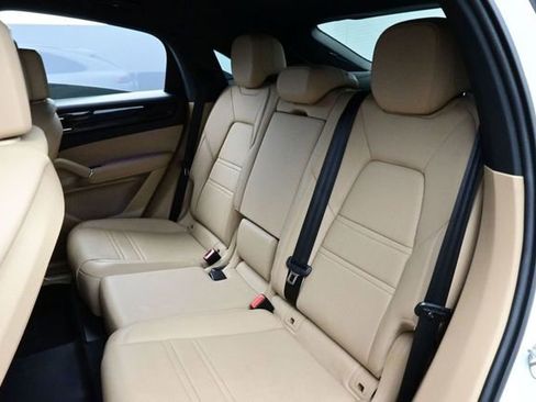Certified 2021 Porsche Cayenne Coupe AWD/4WD image 14