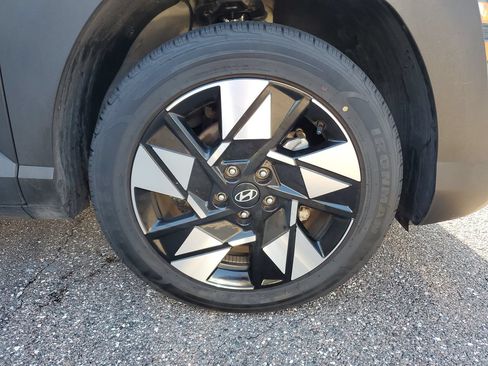 Used 2024 Hyundai Kona SEL FWD image 5
