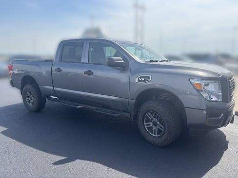 Used 2022 Nissan Titan S w/ HD Front GAWR Package AWD/4WD image 3